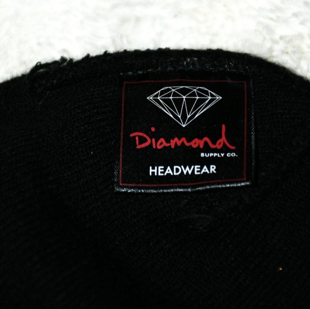 Fame & Diamond Beanie Bundle - Picture 5 of 5